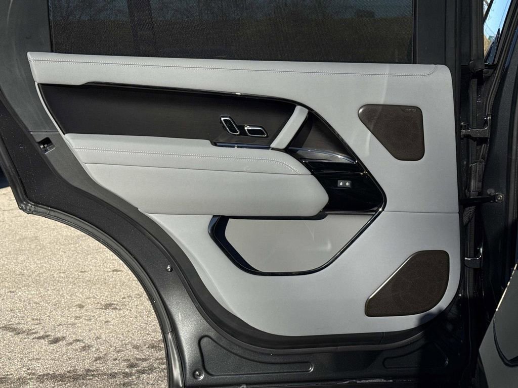 New 2025 Land Rover Range Rover SV image 13