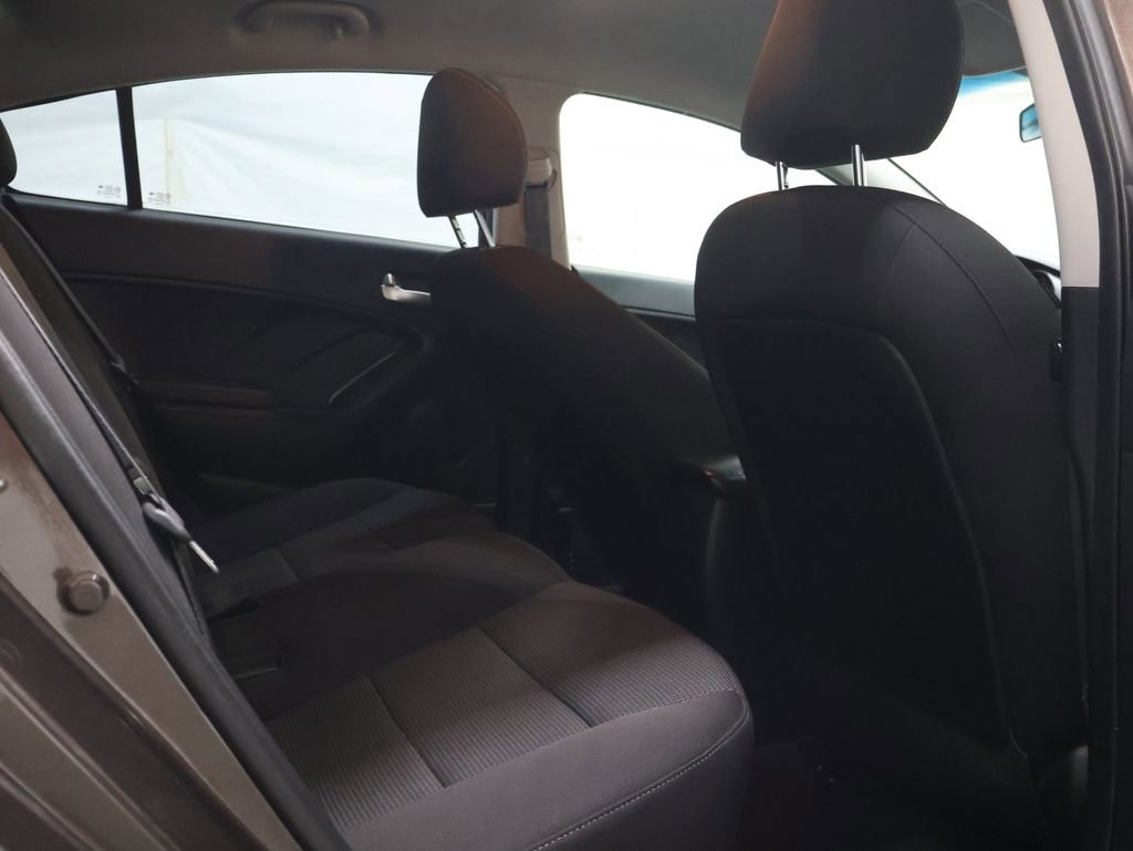 Used 2018 Kia Forte LX image 13