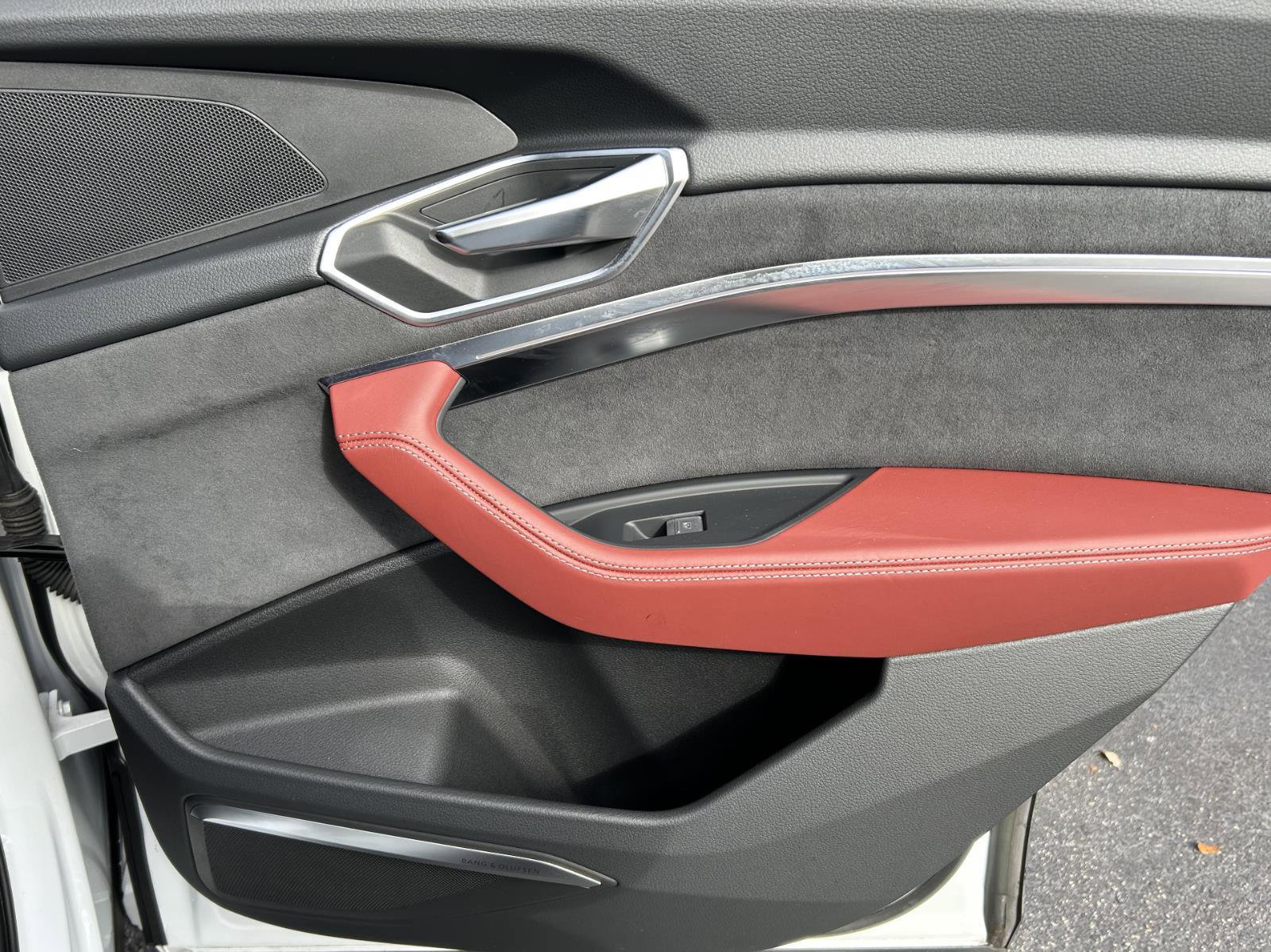 Used 2023 Audi e-tron S Prestige w/ Prestige Package image 24