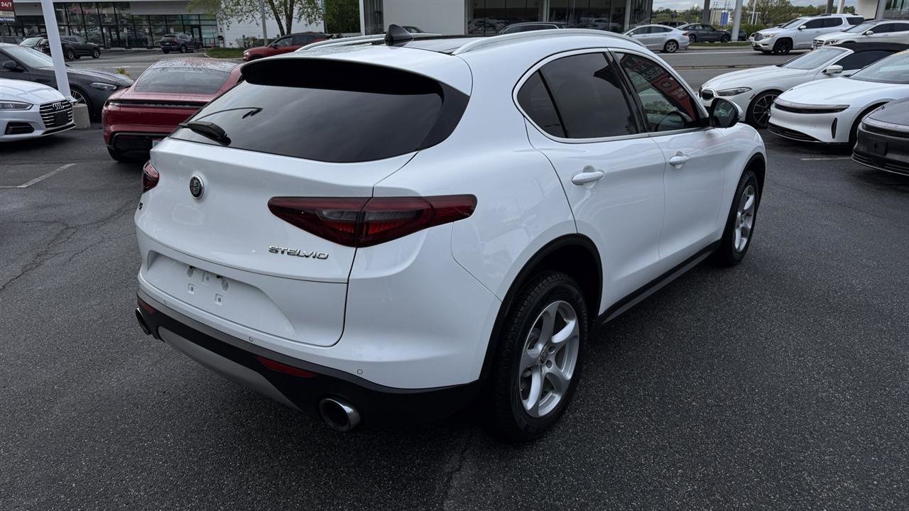 Used 2019 Alfa Romeo Stelvio AWD image 22