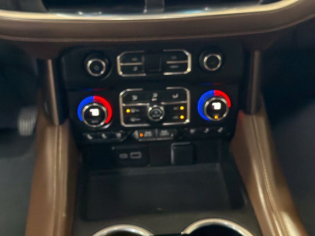 Used 2023 Chevrolet Suburban High Country AWD/4WD image 22