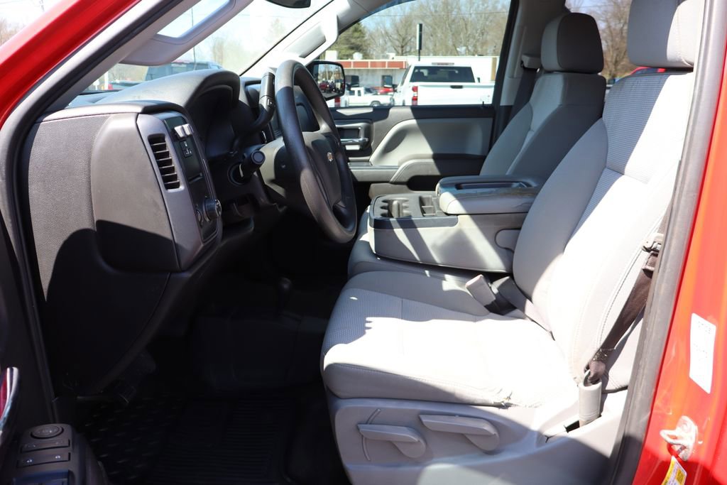 Used 2017 Chevrolet Silverado 1500 Custom w/ Custom Convenience Package image 5