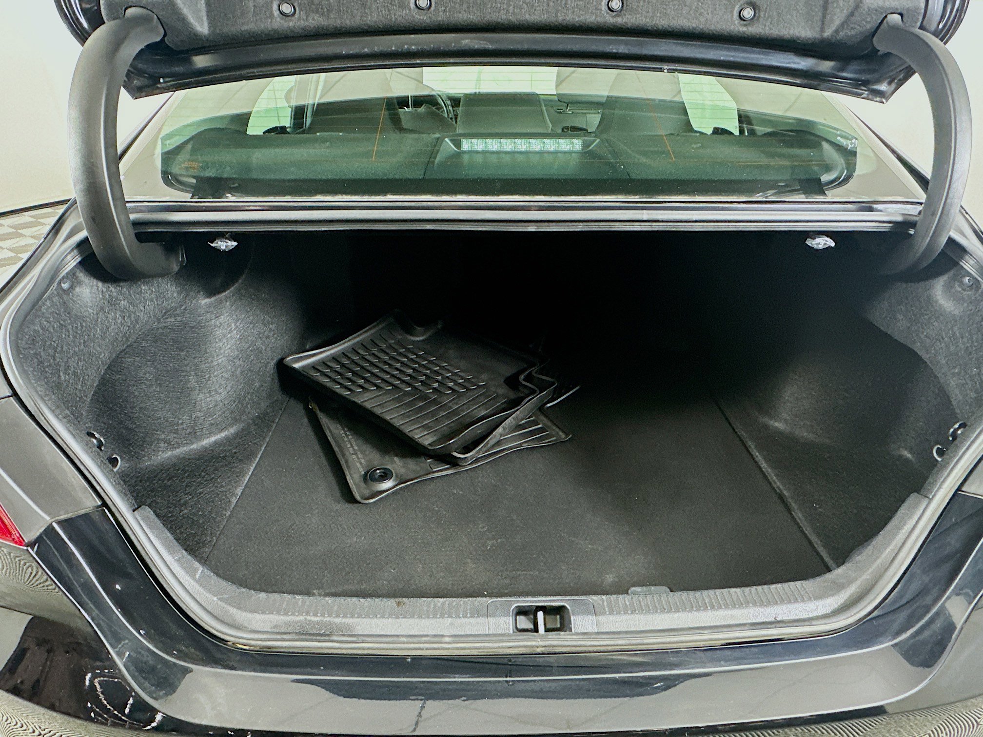 Used 2019 Toyota Camry LE w/ Convenience Package image 27