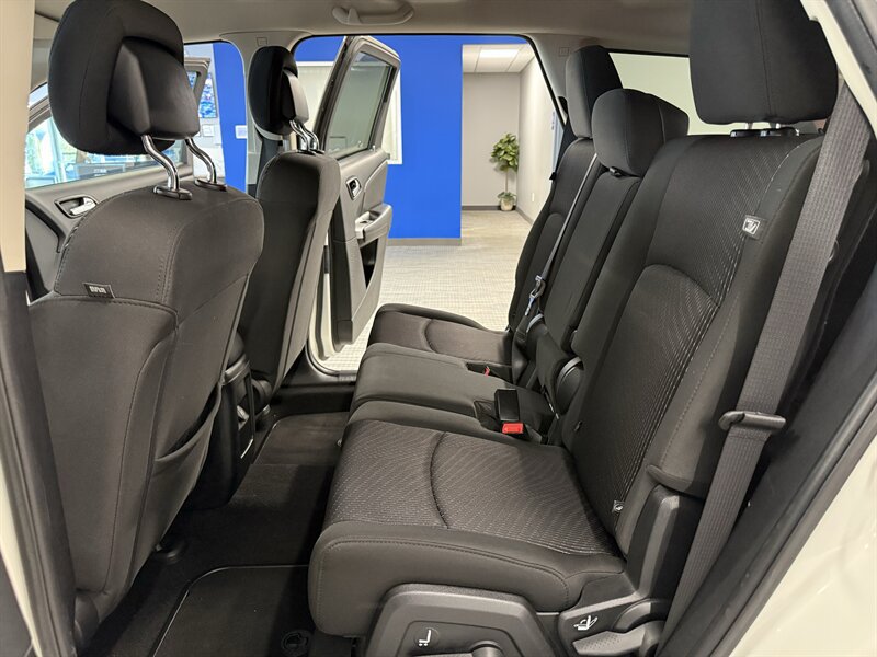 Used 2018 Dodge Journey SE FWD image 17
