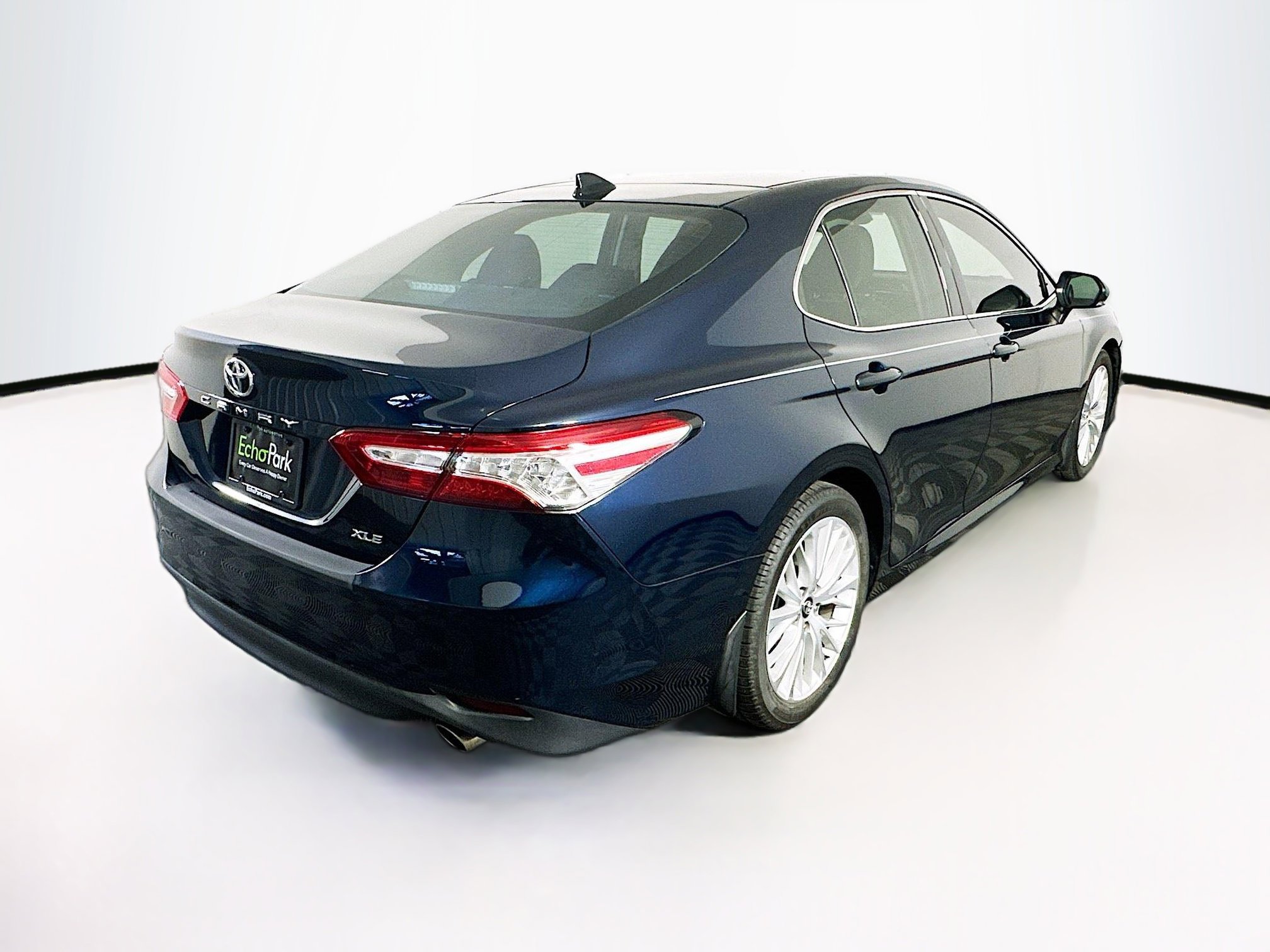 Used 2019 Toyota Camry XLE FWD image 9