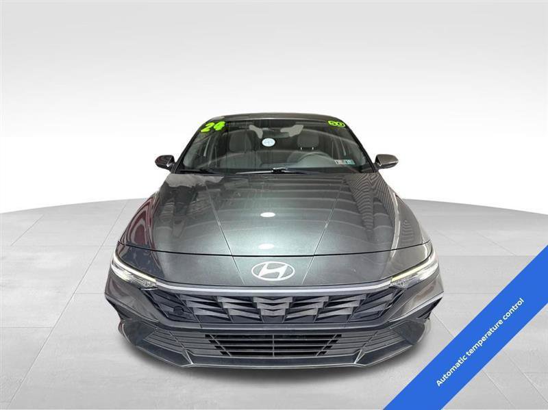 Used 2024 Hyundai Elantra SEL FWD image 2