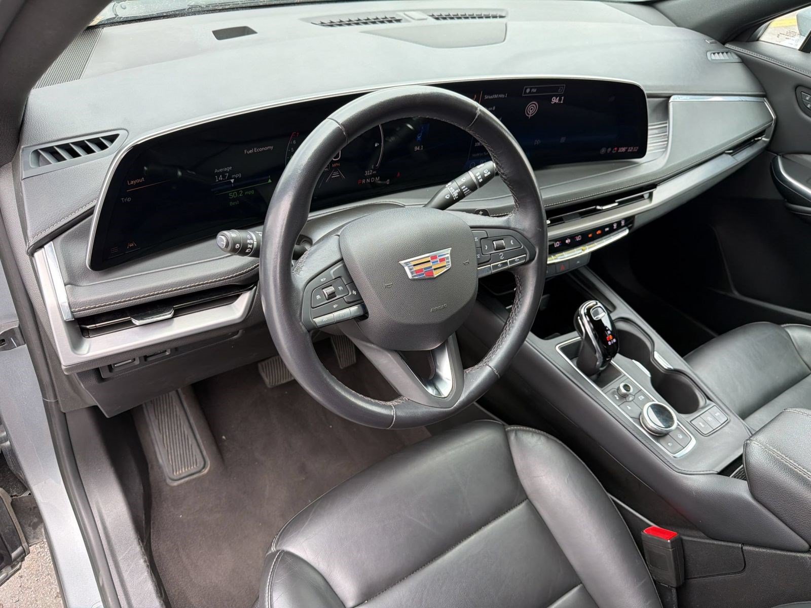 Used 2024 Cadillac XT4 Premium Luxury FWD image 3