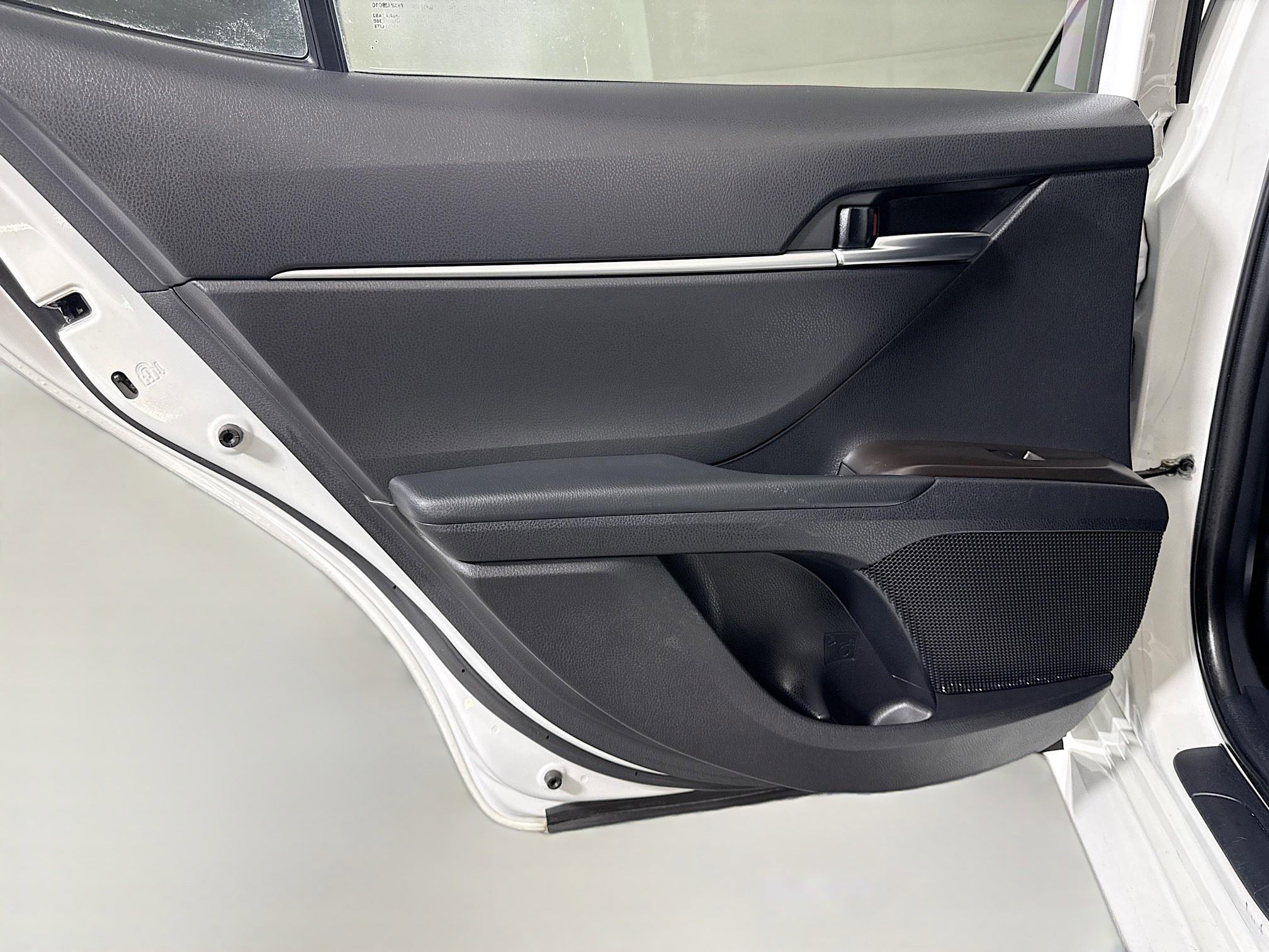 Used 2022 Toyota Camry LE image 25