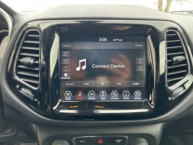 Used 2020 Jeep Compass Limited image 22