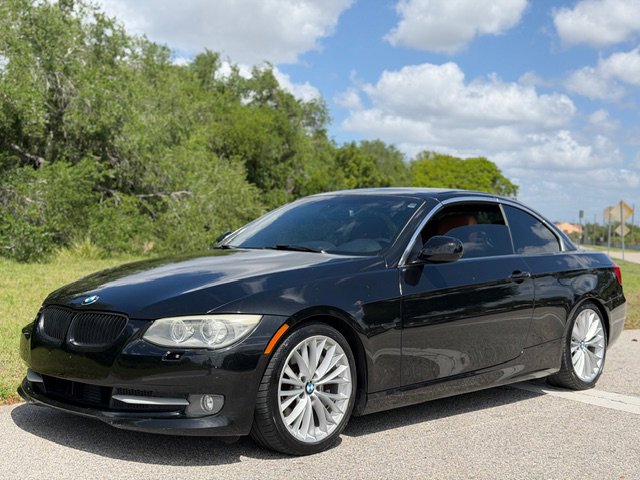 Used 2011 BMW 335i Convertible image 1