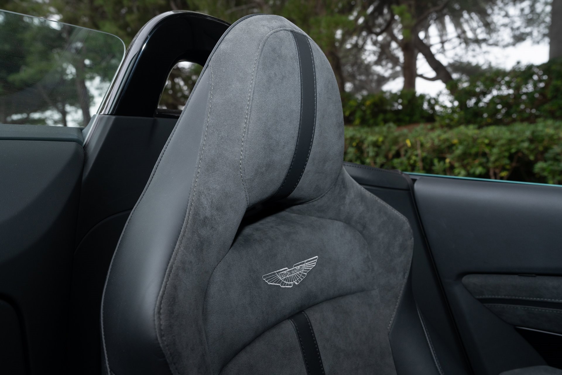 Used 2023 Aston Martin V8 Vantage Roadster image 24