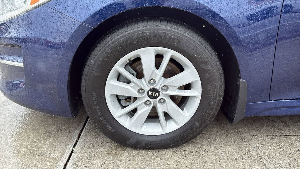 Used 2017 Kia Optima LX FWD image 18