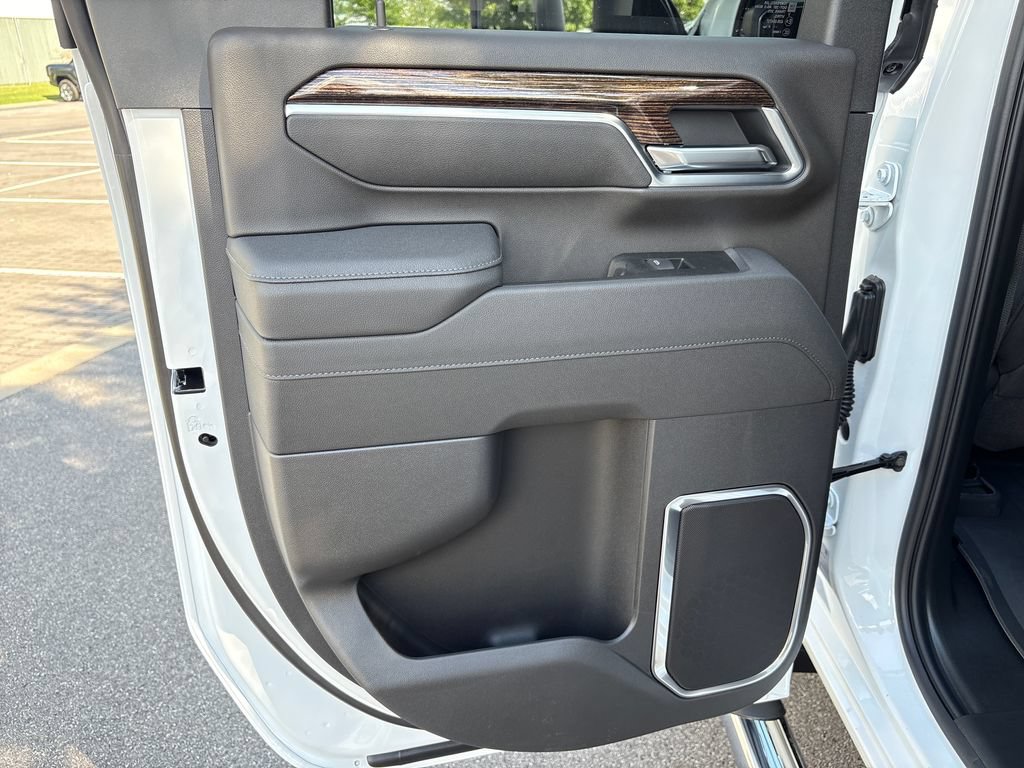New 2026 GMC Sierra 2500 SLE w/ SLE Value Package; AWD/4WD image 37