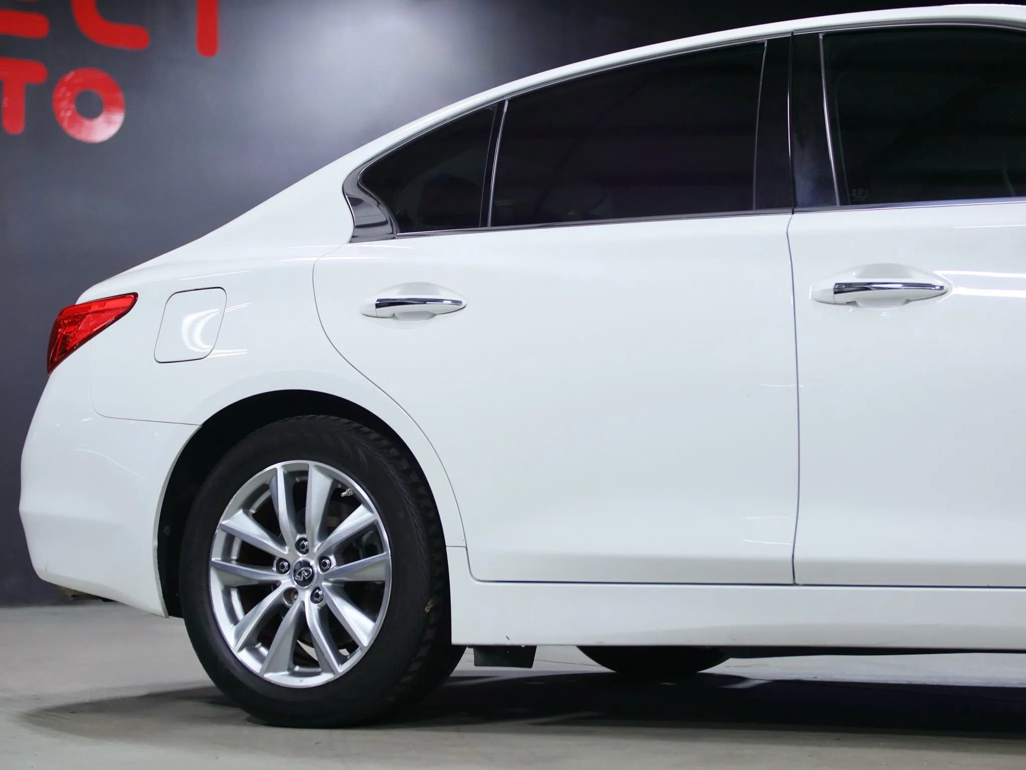 Used 2017 INFINITI Q50 2.0t w/ Moonroof Package image 10