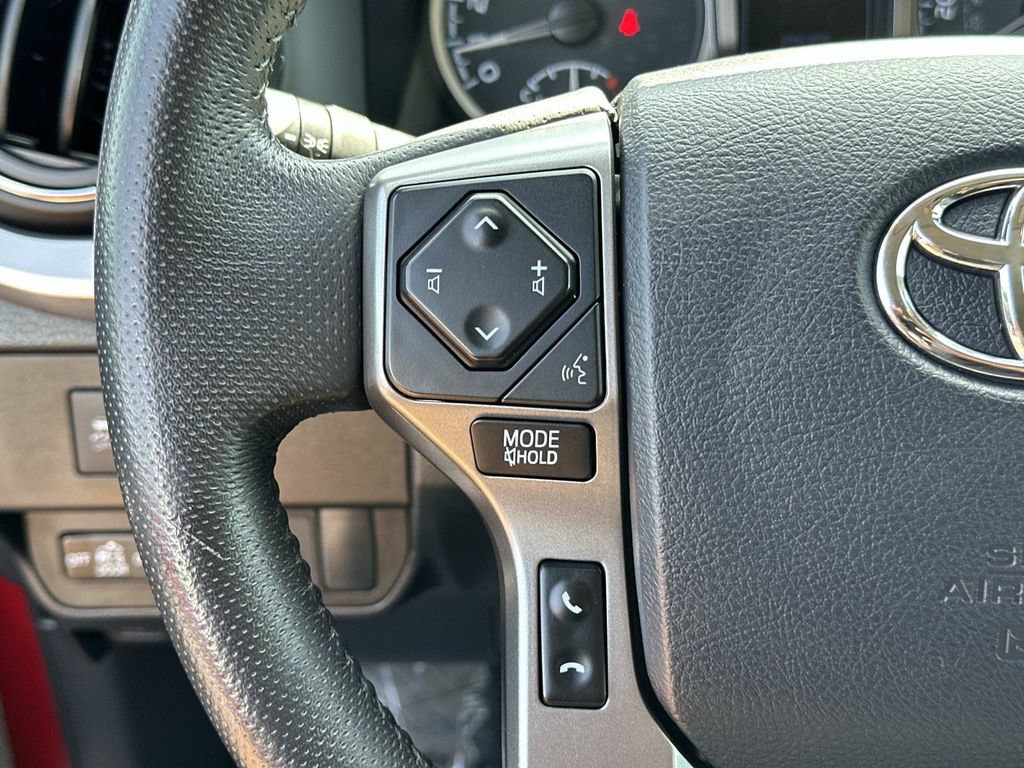 Used 2020 Toyota Tacoma SR5 AWD/4WD image 19