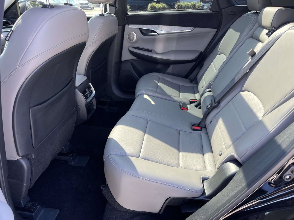 Used 2024 INFINITI QX50 Sensory AWD/4WD image 13