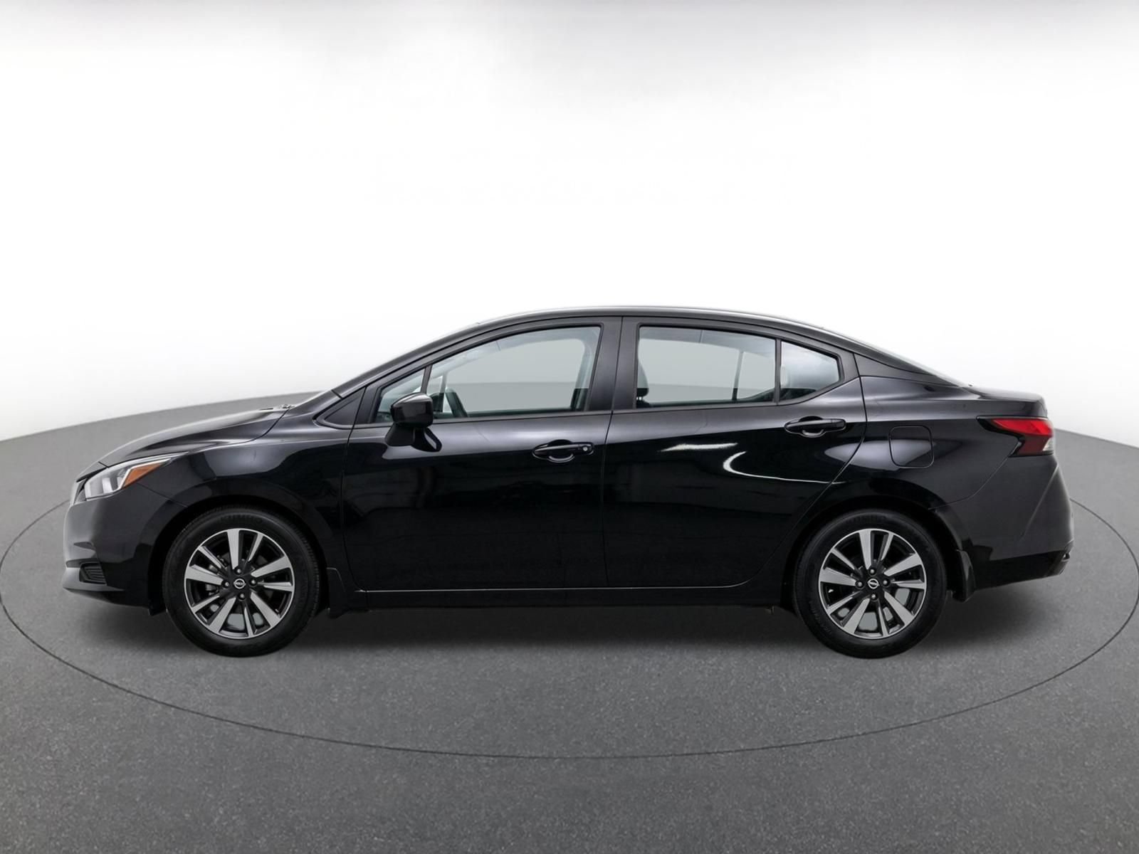 Used 2025 Nissan Versa SV FWD image 4