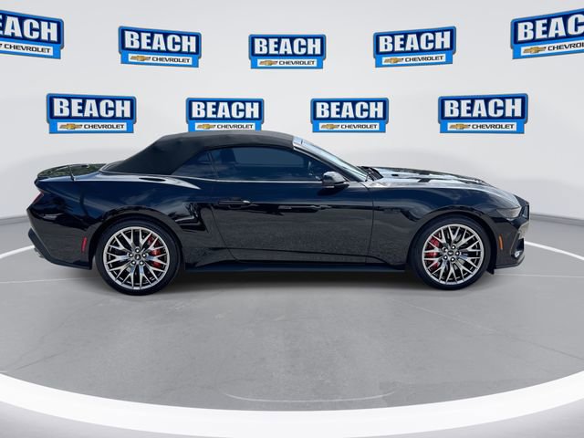 Used 2025 Ford Mustang GT Premium RWD image 9