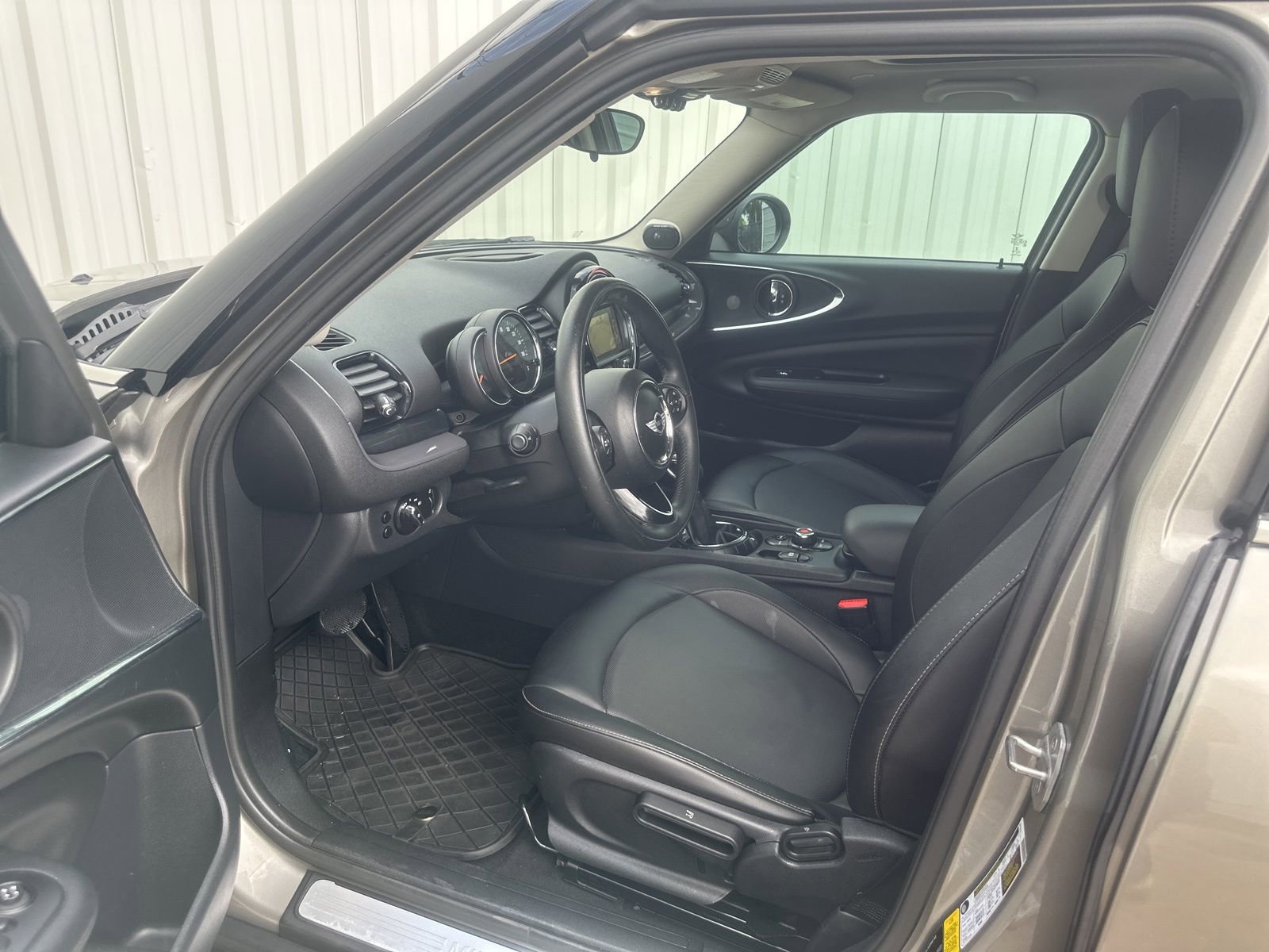 Used 2016 MINI Cooper Clubman FWD image 10