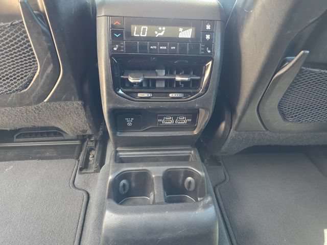 Used 2023 Jeep Grand Cherokee L Limited w/ Luxury Tech Group II AWD/4WD image 34