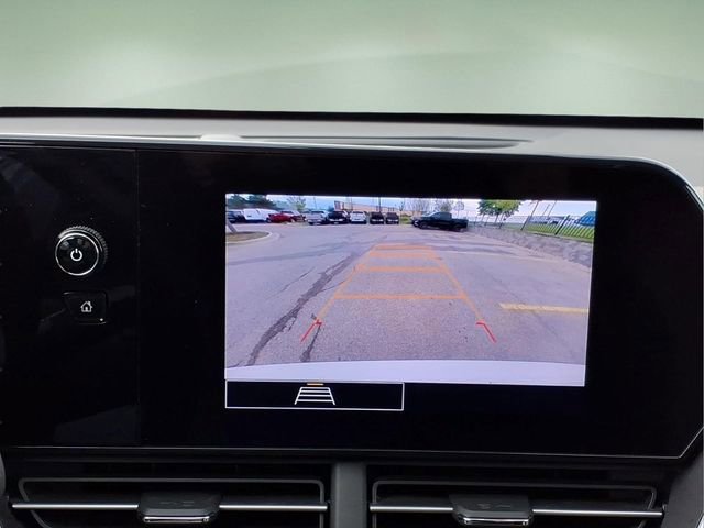 Used 2024 Chevrolet Trax RS w/ Driver Confidence Package FWD image 19