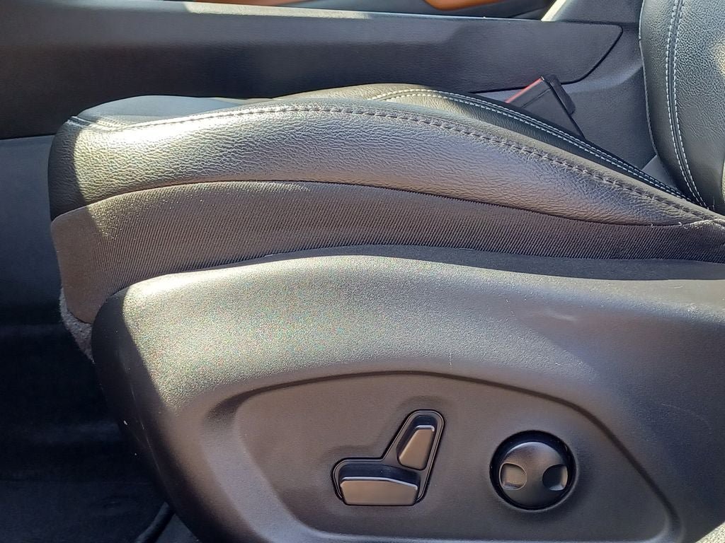 Used 2025 Jeep Compass Limited w/ Elite Group AWD/4WD image 6