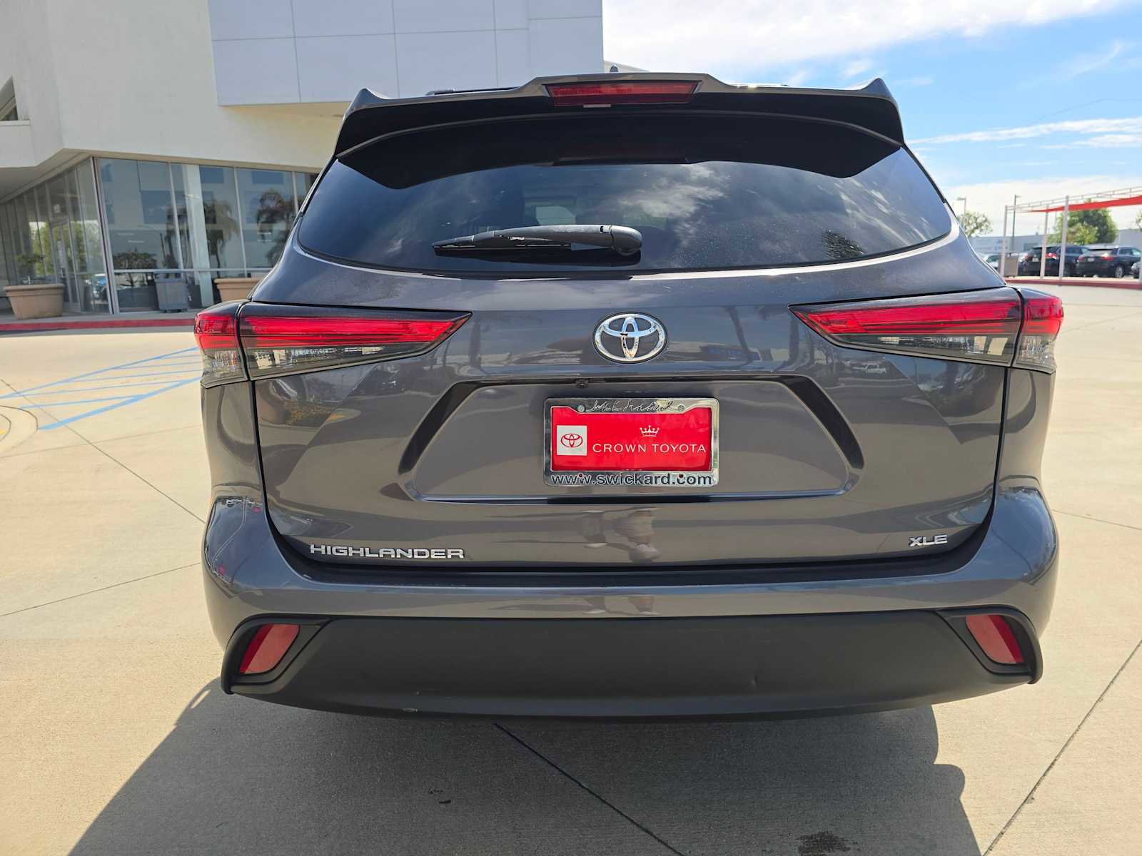 Used 2022 Toyota Highlander XLE image 15