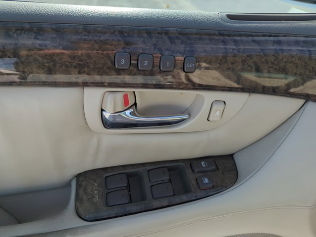 Used 2001 Lexus LS 430 image 11