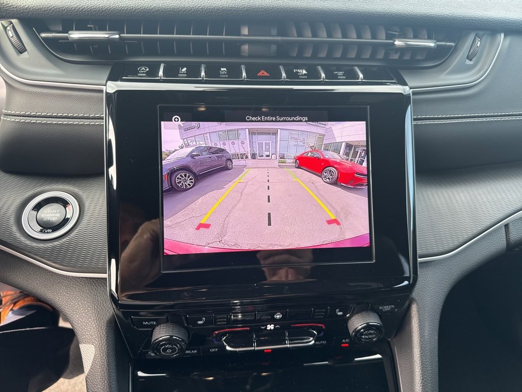 Certified 2024 Jeep Grand Cherokee Altitude image 20