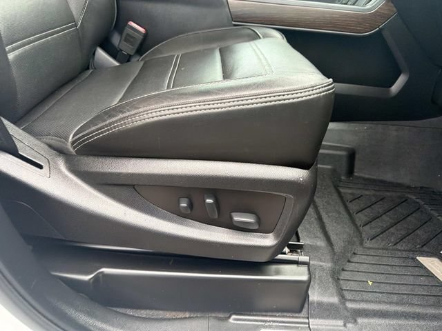 Used 2019 GMC Sierra 2500 Denali w/ Duramax Plus Package AWD/4WD image 16