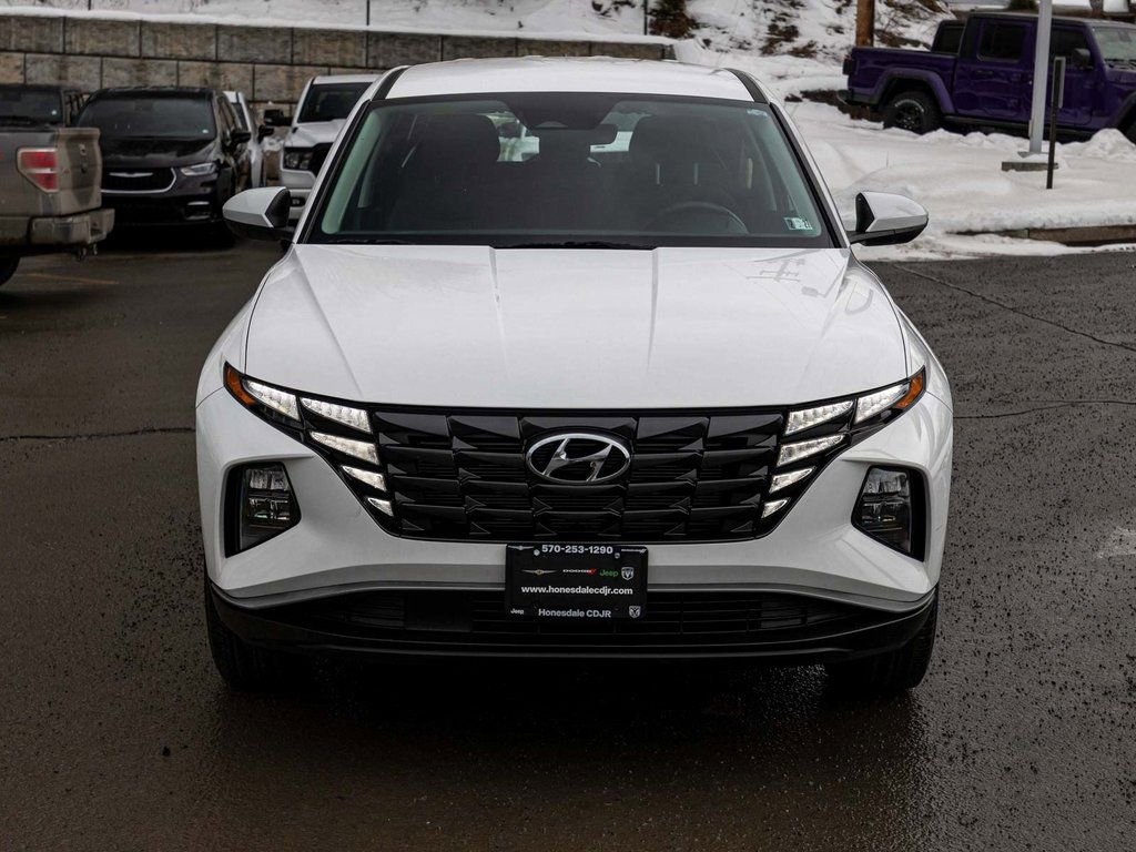 Used 2023 Hyundai Tucson SE image 2