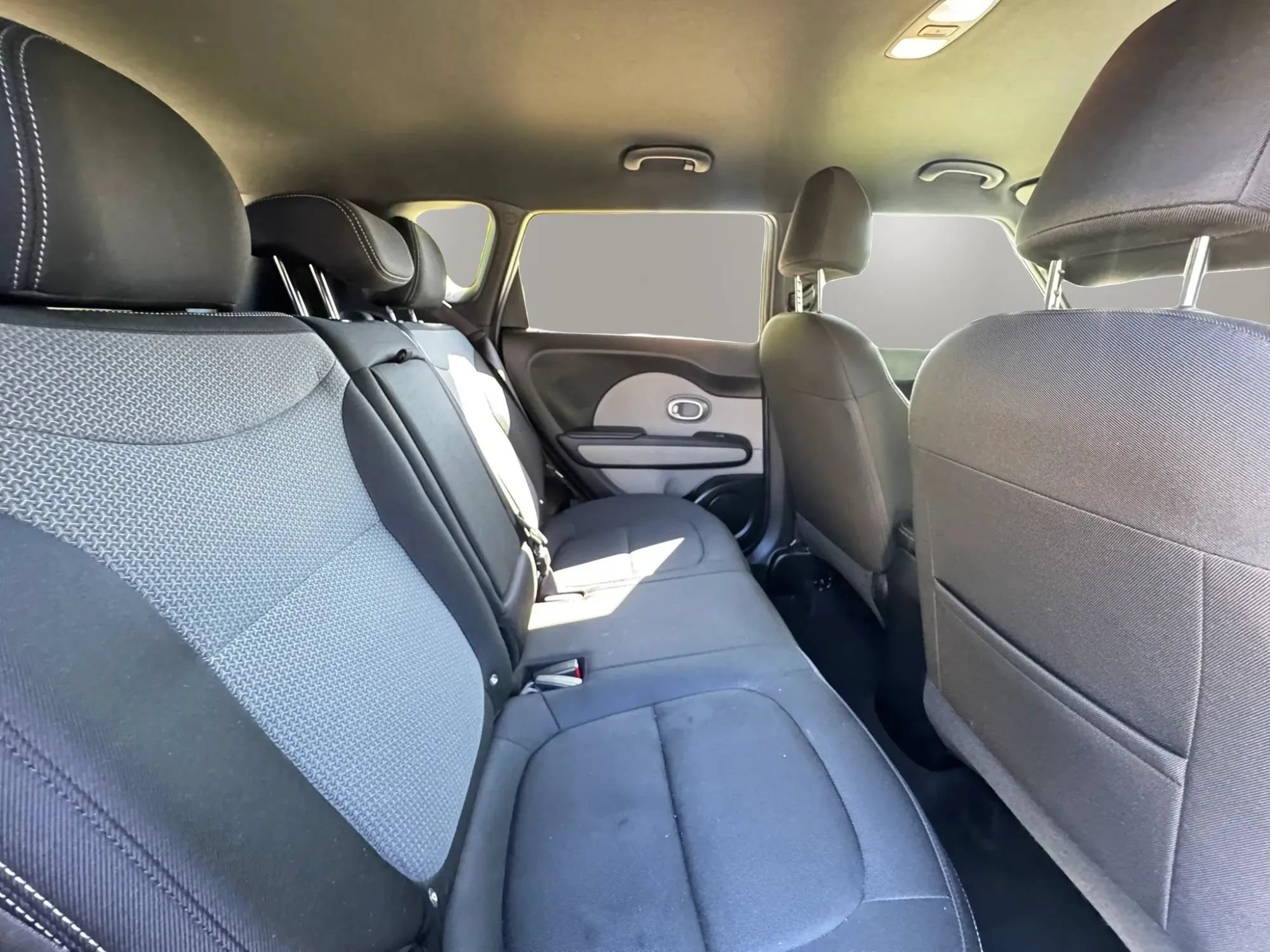 Used 2017 Kia Soul + FWD image 16