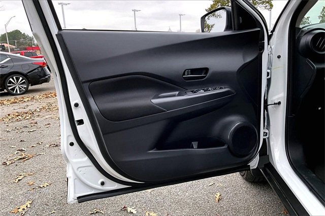 Certified 2024 Nissan Kicks S image 17