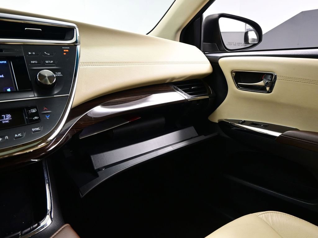 Used 2013 Toyota Avalon Limited image 23
