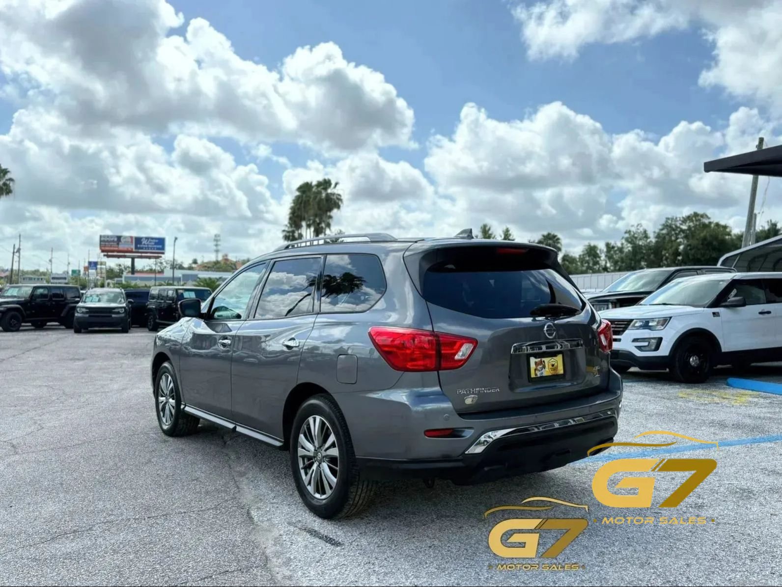 Used 2019 Nissan Pathfinder SL AWD/4WD image 8