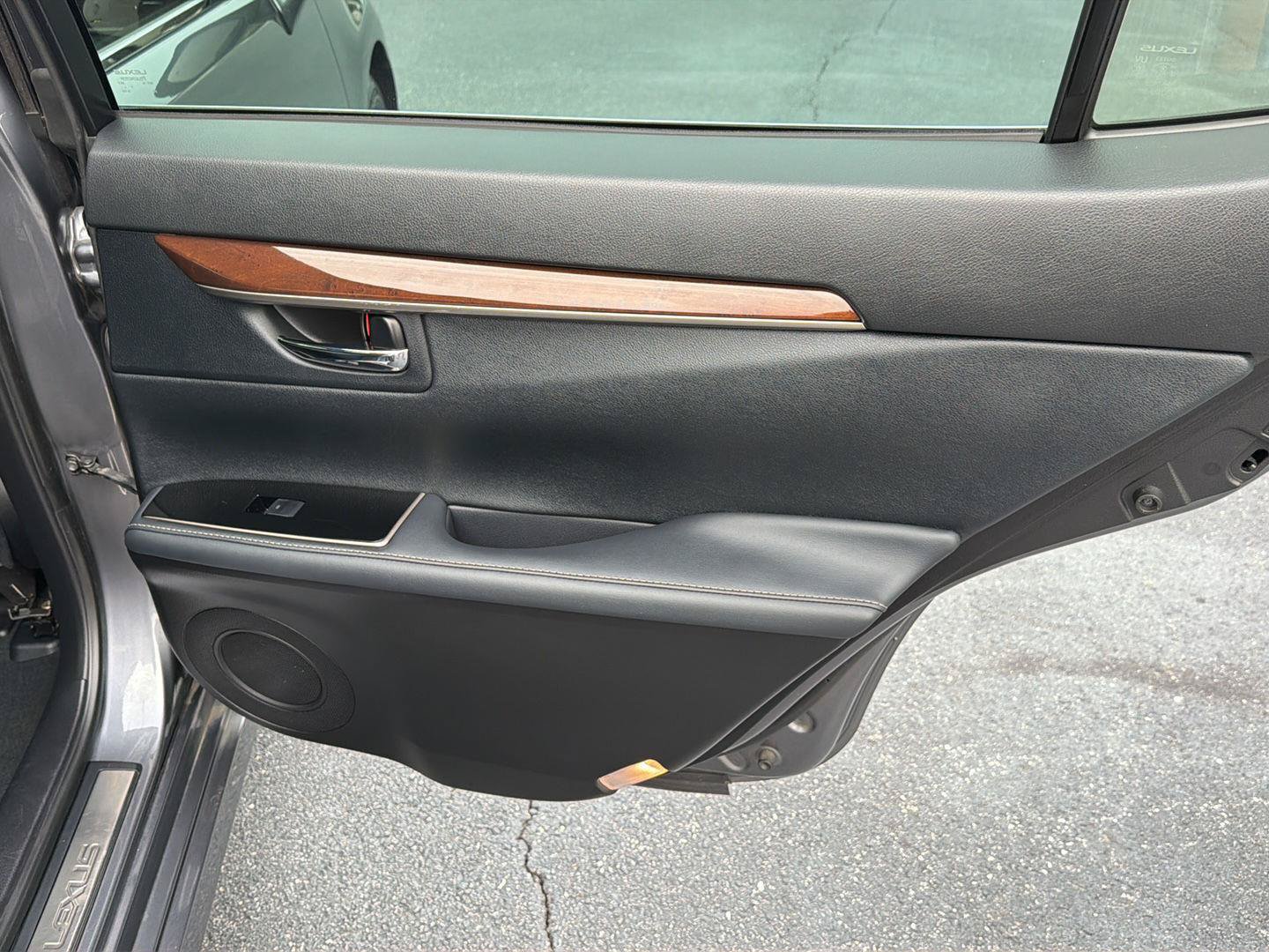 Used 2018 Lexus ES 350 w/ Luxury Package w/Wood Trim FWD image 16