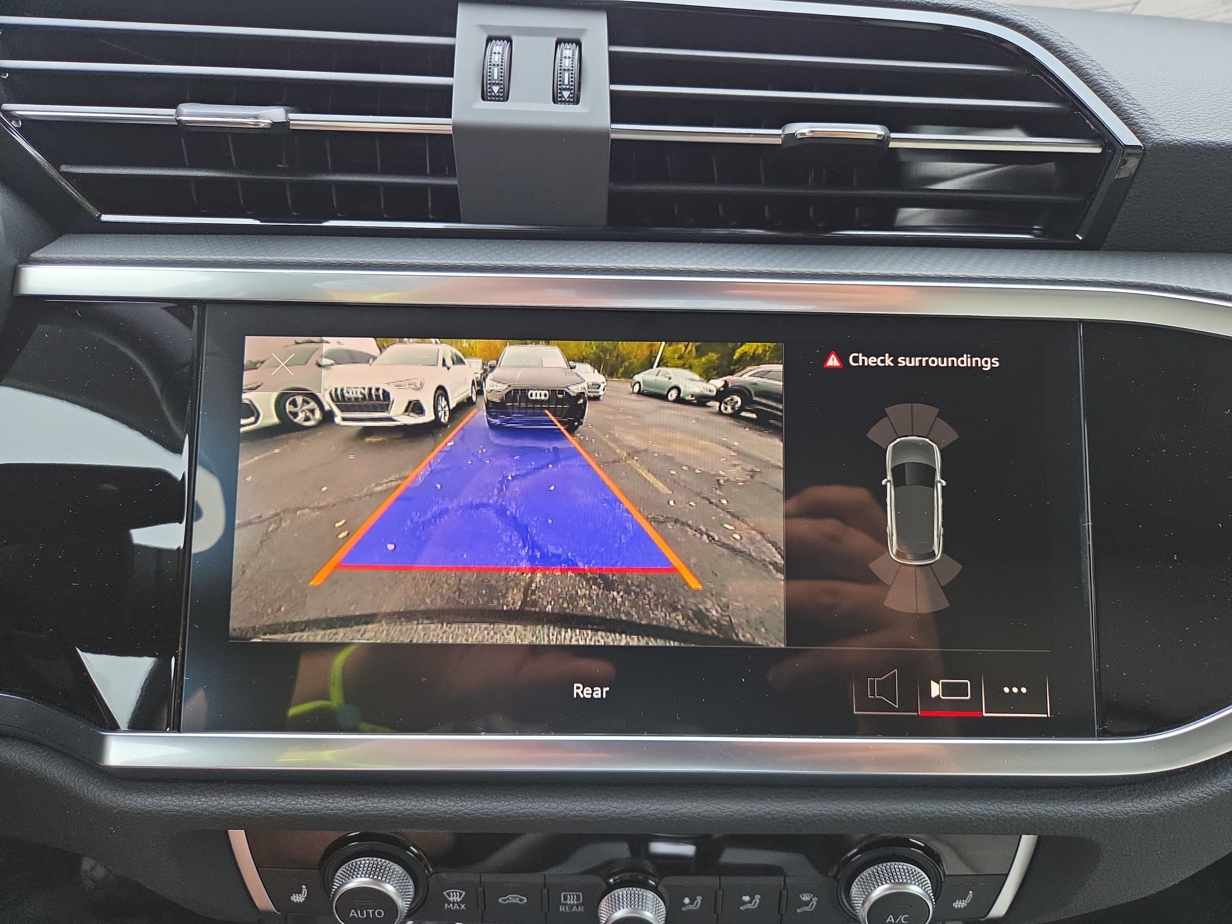 New 2025 Audi Q3 2.0T Premium image 21