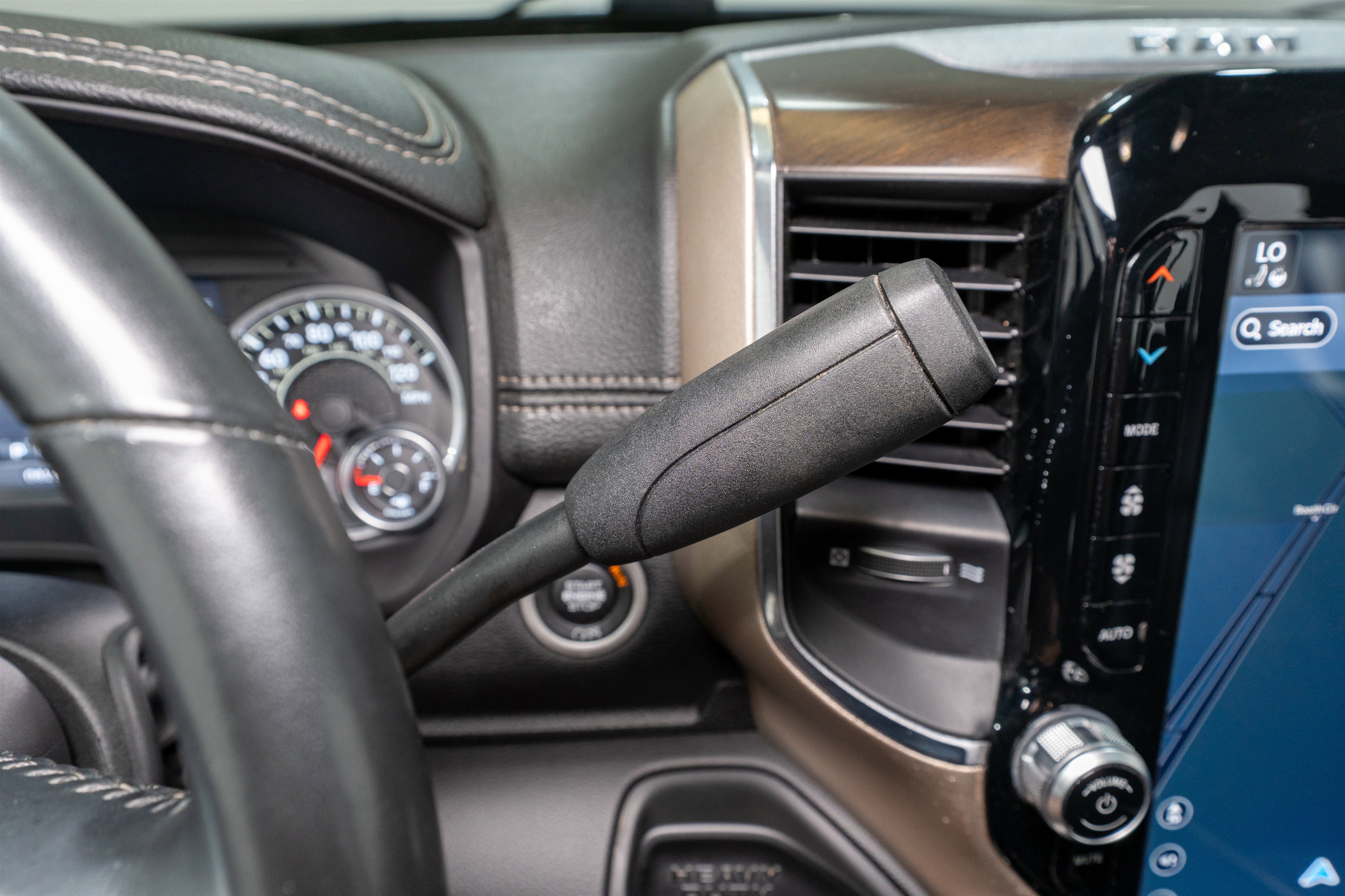 Used 2023 RAM 2500 Laramie AWD/4WD image 30