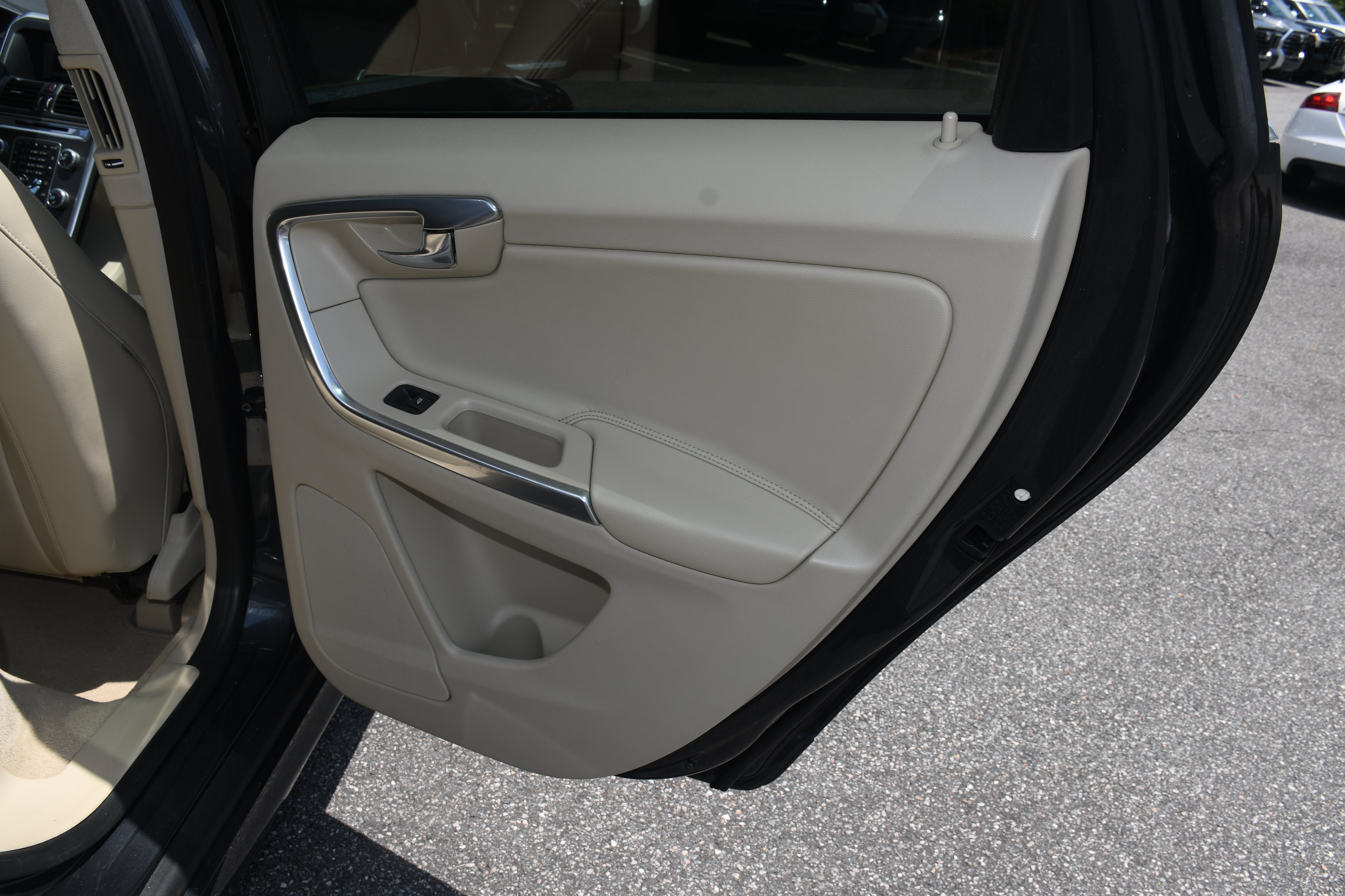 Used 2016 Volvo XC60 T5 Platinum AWD/4WD image 20