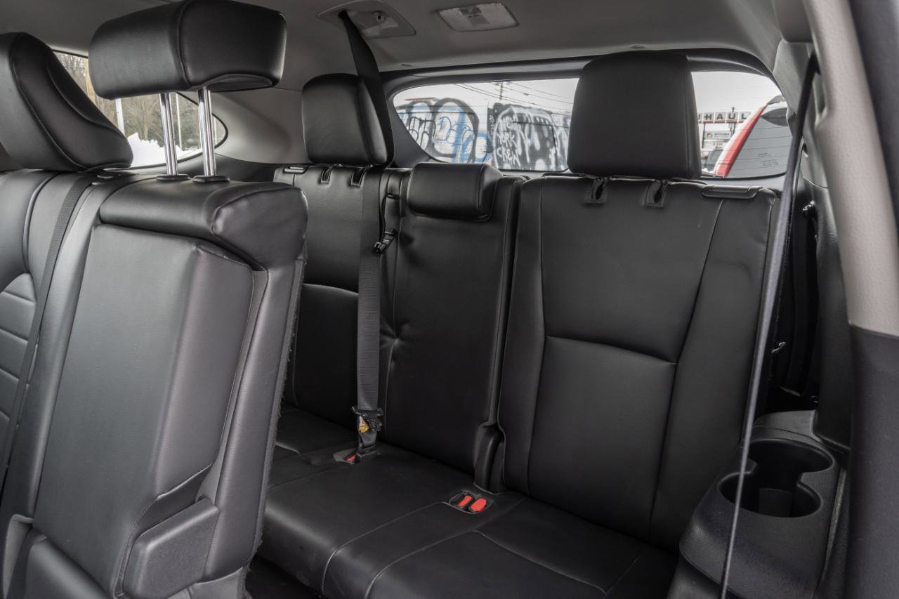 Used 2021 Toyota Highlander XLE image 21