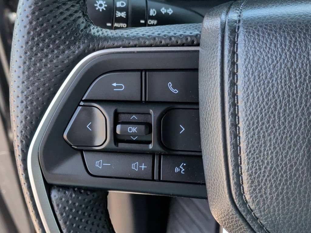 Used 2025 Toyota Tacoma Limited AWD/4WD image 19