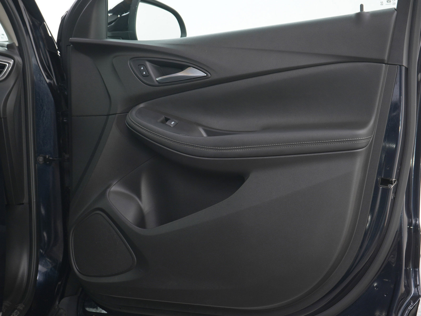 Used 2020 Buick Encore GX Preferred w/ Cold Weather Comfort Package image 11