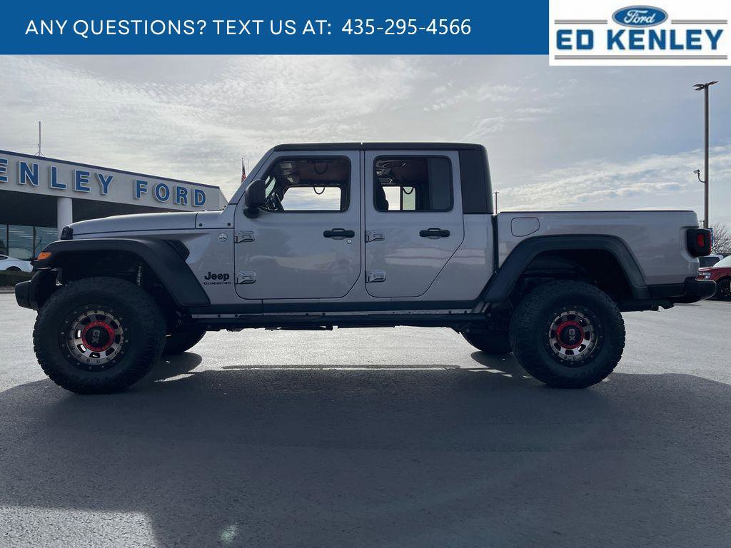 Used 2020 Jeep Gladiator Sport w/ Quick Order Package 24S image 2
