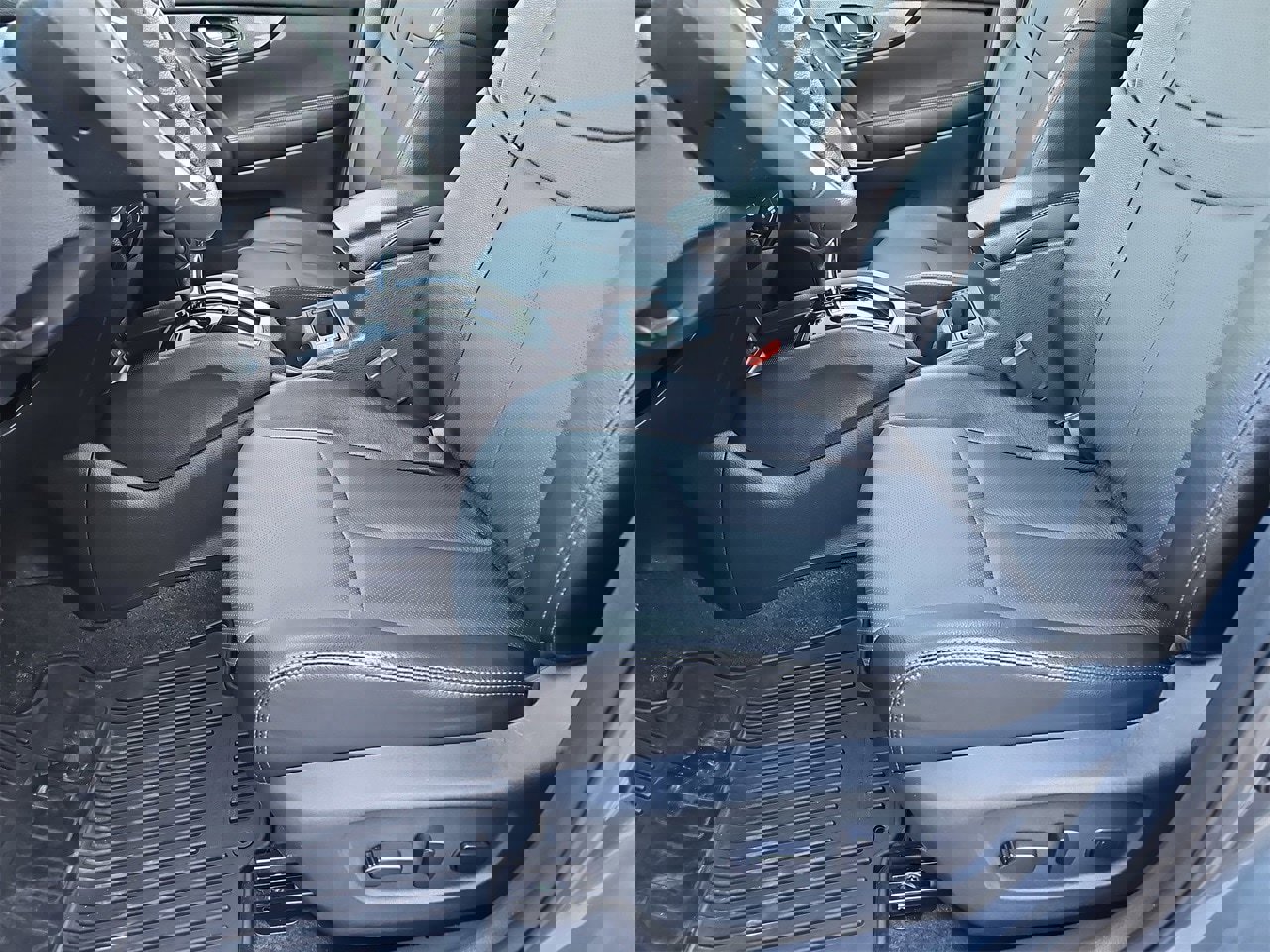 Used 2016 Nissan Rogue SL w/ SL Premium Package image 15