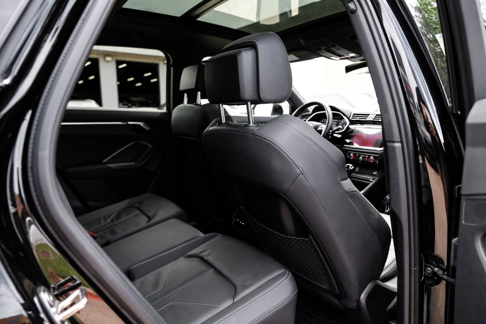 Used 2020 Audi Q3 2.0T Premium Plus w/ Premium Plus Package AWD/4WD image 38