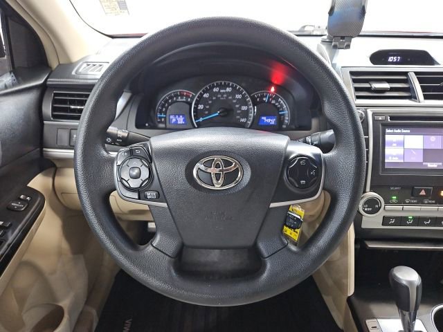 Used 2014 Toyota Camry LE image 21