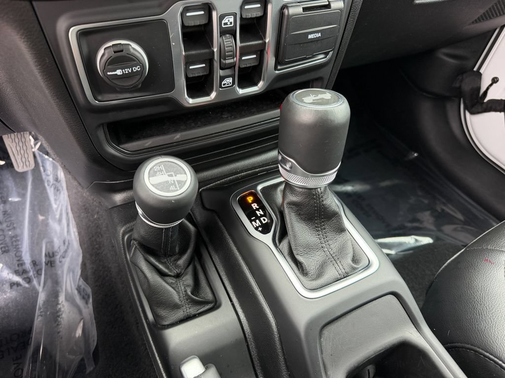 Used 2021 Jeep Wrangler Unlimited Sahara AWD/4WD image 25