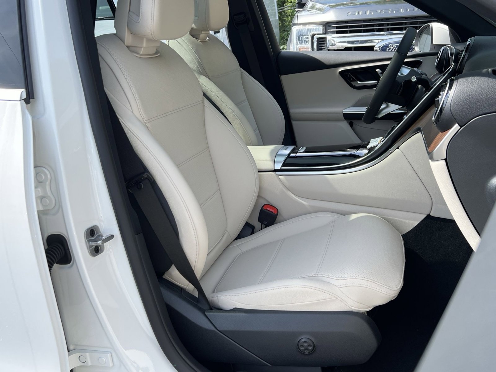 Certified 2025 Mercedes-Benz GLC 300 4MATIC image 26