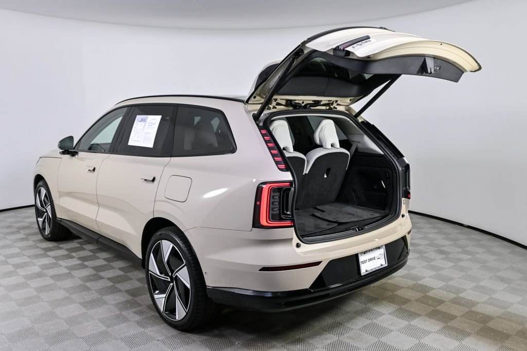 Certified 2025 Volvo EX90 Ultra AWD/4WD image 37