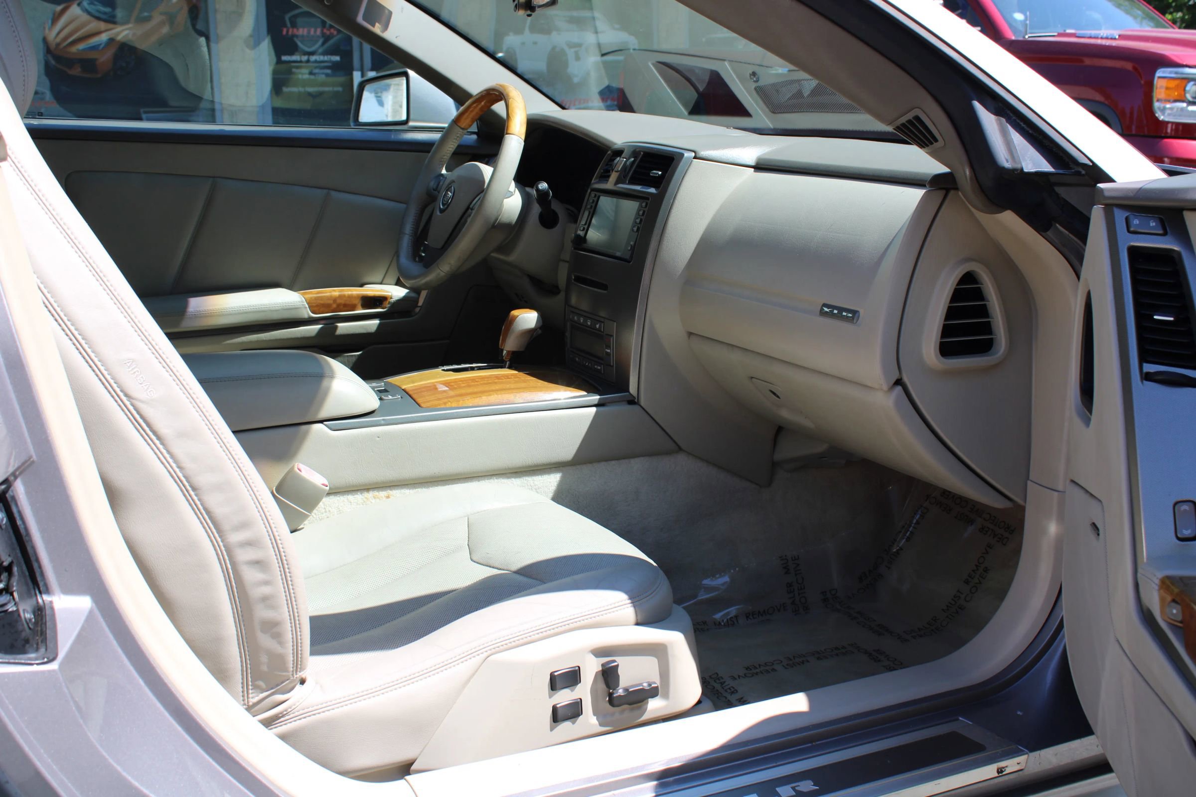 Used 2005 Cadillac XLR RWD image 15